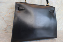 Load image into Gallery viewer, HERMES KELLY 28 Box carf leather Black 〇V Engraving  Shoulder bag 600120317
