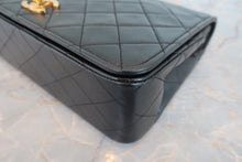 Load image into Gallery viewer, CHANEL Matelasse Full flap chain shoulder bag Lambskin Black/Gold hadware Shoulder bag 800060199
