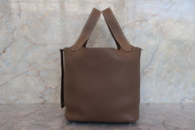Load image into Gallery viewer, HERMES PICOTIN LOCK PM Clemence leather Etoupe gray □Q Engraving Hand bag 700120019
