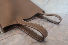 Load image into Gallery viewer, HERMES PICOTIN LOCK PM Clemence leather Etoupe gray □Q Engraving Hand bag 700120019
