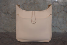 将图片加载到图库查看器，HERMES EVELYNE 2PM Clemence leather Nata Z刻印 Shoulder bag 800090142
