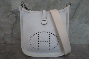 HERMES／エルメス エブリンTPM トリヨンクレマンス ニューホワイト B刻印 ショルダーバッグ 700050272