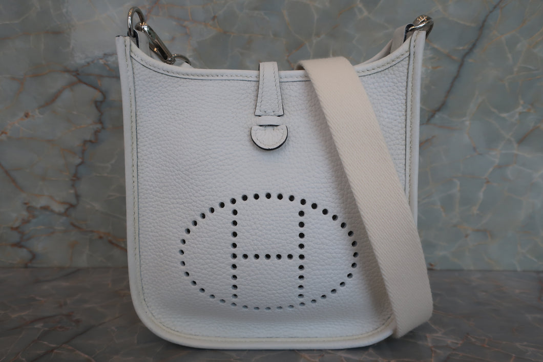 HERMES／エルメス エブリンTPM トリヨンクレマンス ニューホワイト B刻印 ショルダーバッグ 700050272