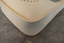 将图片加载到图库查看器，HERMES EVELYNE 2PM Clemence leather Nata Z刻印 Shoulder bag 800090142
