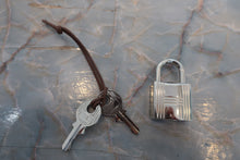 Load image into Gallery viewer, HERMES PICOTIN LOCK PM Clemence leather Etoupe gray □Q Engraving Hand bag 700120019
