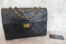 Load image into Gallery viewer, CHANEL 2.55 Matelasse chain shoulder bag Lambskin Black/Gold hadware Shoulder bag 700060129
