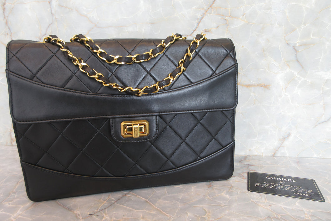 CHANEL 2.55 Matelasse chain shoulder bag Lambskin Black/Gold hadware Shoulder bag 700060129