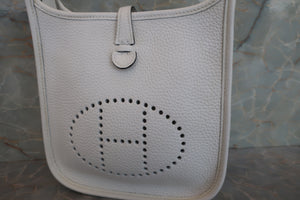 HERMES／エルメス エブリンTPM トリヨンクレマンス ニューホワイト B刻印 ショルダーバッグ 700050272
