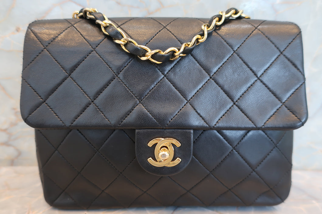 CHANEL Mini Matelasse single flap chain shoulder bag Lambskin Black/Gold hadware Shoulder bag 700090100
