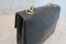 Load image into Gallery viewer, CHANEL Mini Matelasse single flap chain shoulder bag Lambskin Black/Gold hadware Shoulder bag 700090100
