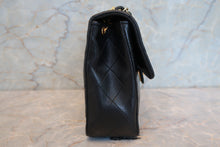 Load image into Gallery viewer, CHANEL Mini Matelasse single flap chain shoulder bag Lambskin Black/Gold hadware Shoulder bag 700090100
