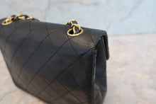 Load image into Gallery viewer, CHANEL Mini Matelasse single flap chain shoulder bag Lambskin Black/Gold hadware Shoulder bag 700090100
