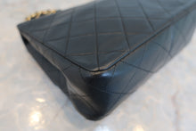 Load image into Gallery viewer, CHANEL Mini Matelasse single flap chain shoulder bag Lambskin Black/Gold hadware Shoulder bag 700090100
