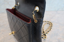 Load image into Gallery viewer, CHANEL Mini Matelasse single flap chain shoulder bag Lambskin Black/Gold hadware Shoulder bag 700090100

