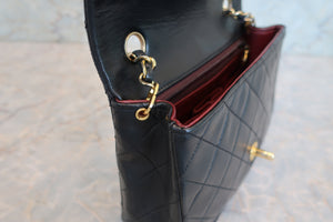 CHANEL Mini Matelasse single flap chain shoulder bag Lambskin Black/Gold hadware Shoulder bag 700090100