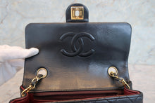 Load image into Gallery viewer, CHANEL Mini Matelasse single flap chain shoulder bag Lambskin Black/Gold hadware Shoulder bag 700090100
