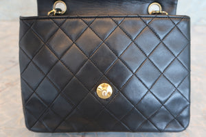 CHANEL Mini Matelasse single flap chain shoulder bag Lambskin Black/Gold hadware Shoulder bag 700090100