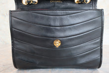画像をギャラリービューアに読み込む, CHANEL/シャネル ココマークチェーンショルダーバッグ ラムスキン/パテント ブラック/ゴールド金具 ショルダーバッグ 800050032
