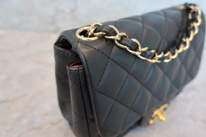 CHANEL/シャネル ミニマトラッセチェーンショルダーバッグ ラムスキン ブラック/ゴールド金具 ショルダーバッグ 700090095
