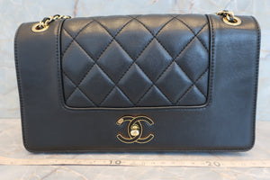 CHANEL/シャネル マトラッセチェーンショルダーバッグ ラムスキン ブラック/ゴールド金具 ショルダーバッグ 600100155