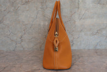 Load image into Gallery viewer, HERMES BOLIDE 35 Fjord leather Natural sable 〇W Engraving Hand bag 600050198
