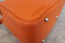 将图片加载到图库查看器，HERMES LINDY 30 Clemence leather Orange X刻印 Shoulder bag 800050097
