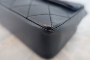 CHANEL Mini Matelasse chain shoulder bag Lambskin Navy/Gold hadware Shoulder bag 600040068