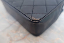 Load image into Gallery viewer, CHANEL Mini Matelasse chain shoulder bag Lambskin Navy/Gold hadware Shoulder bag 600040068
