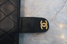 Load image into Gallery viewer, CHANEL Mini matelasse chain shoulder bag Lambskin Black/Gold hadware Shoulder bag 600090172
