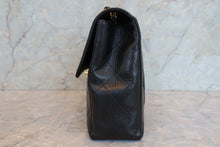 Load image into Gallery viewer, CHANEL Medium Matelasse single flap chain shoulder bag Lambskin Black/Gold hadware Shoulder bag 700090126
