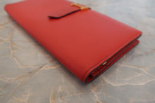 Load image into Gallery viewer, HERMES Bearn classic Box carf leather Sanguine C Engraving Wallet 600080093
