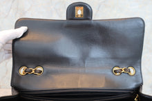Load image into Gallery viewer, CHANEL Medium Matelasse single flap chain shoulder bag Lambskin Black/Gold hadware Shoulder bag 700090126
