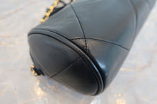 将图片加载到图库查看器，CHANEL/香奈儿 经典双C 流苏 链条包 羊皮 Black/Gold hadware(黑色/金色金属) 肩背包 800020221
