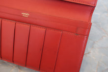 Load image into Gallery viewer, HERMES Bearn classic Box carf leather Sanguine C Engraving Wallet 600080093
