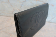 Load image into Gallery viewer, CHANEL CC mark chain wallet Caviar skin Black/Gold hadware Shoulder bag 700090052
