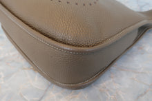 將圖片載入圖庫檢視器 HERMES／エルメス エブリン3ＰＭ トリヨンクレマンス エトゥープ Z刻印 ショルダーバッグ 800090159
