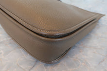 將圖片載入圖庫檢視器 HERMES／エルメス エブリン3ＰＭ トリヨンクレマンス エトゥープ Z刻印 ショルダーバッグ 800090159
