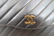 Load image into Gallery viewer, CHANEL Bias stitch chain shoulder bag Lambskin Black/Gold hadware Shoulder bag 600040083
