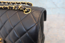 Load image into Gallery viewer, CHANEL Medium Matelasse Double Face shoulder bag Lambskin Black/Gold hadware Shoulder bag 800020109
