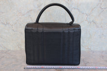 将图片加载到图库查看器，CHANEL/香奈儿 coco小姐 手提包 荔枝皮 Black/Gold hardware(黑色/金色金属) 手提包 800100014
