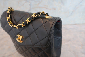 CHANEL/シャネル マトラッセチェーンショルダーバッグ ラムスキン ブラック/ゴールド金具 ショルダーバッグ 700090099