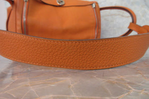 HERMES／エルメス リンディ30 トリヨンクレマンス オレンジ □N刻印 ショルダーバッグ 700030284