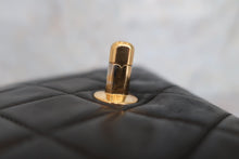 将图片加载到图库查看器，CHANEL/香奈儿 CF 链条包 羊皮 Black/Gold hadware(黒色/金色金属) 肩背包 600090196
