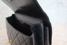 Load image into Gallery viewer, CHANEL Medium Matelasse Double Face shoulder bag Lambskin Black/Gold hadware Shoulder bag 800020109
