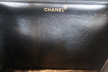 Load image into Gallery viewer, CHANEL Medium Matelasse Double Face shoulder bag Lambskin Black/Gold hadware Shoulder bag 800020109
