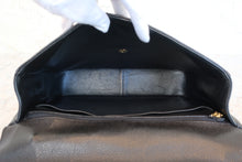 将图片加载到图库查看器，CHANEL/香奈儿 coco小姐 手提包 荔枝皮 Black/Gold hardware(黑色/金色金属) 手提包 800100014
