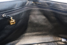 Load image into Gallery viewer, CHANEL Medium Matelasse Double Face shoulder bag Lambskin Black/Gold hadware Shoulder bag 800020109
