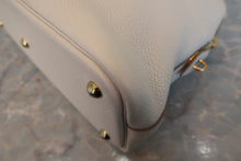 将图片加载到图库查看器，HERMES／BOLIDE 31 Clemence leather Craie A刻印 Shoulder bag 800030210
