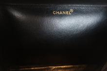 Load image into Gallery viewer, CHANEL Medium Matelasse Double Face shoulder bag Lambskin Black/Gold hadware Shoulder bag 800020109
