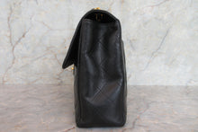 将图片加载到图库查看器，CHANEL/香奈儿 中号CF 单盖包 链条包 羊皮 Black/Gold hadware(黑色/金色金属) 肩背包 700060096
